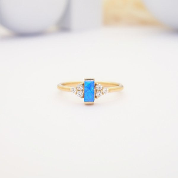 14 Ayar Altın Renkli Taşlı Yüzük