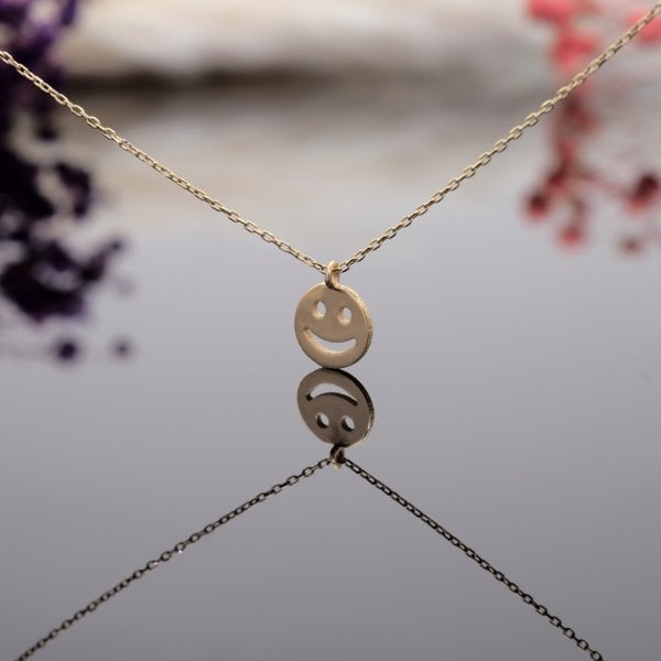 14 Ayar altın Gülen Yüz Kolye