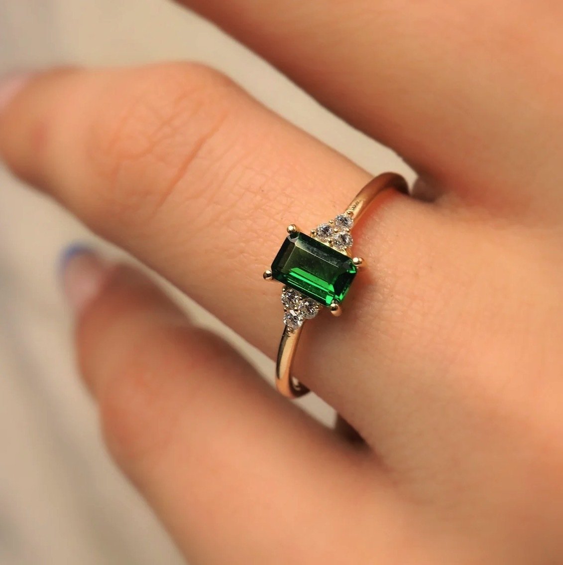 14 Ayar Altın Zümrüt Kesim Yeşil Taşlı Yüzük