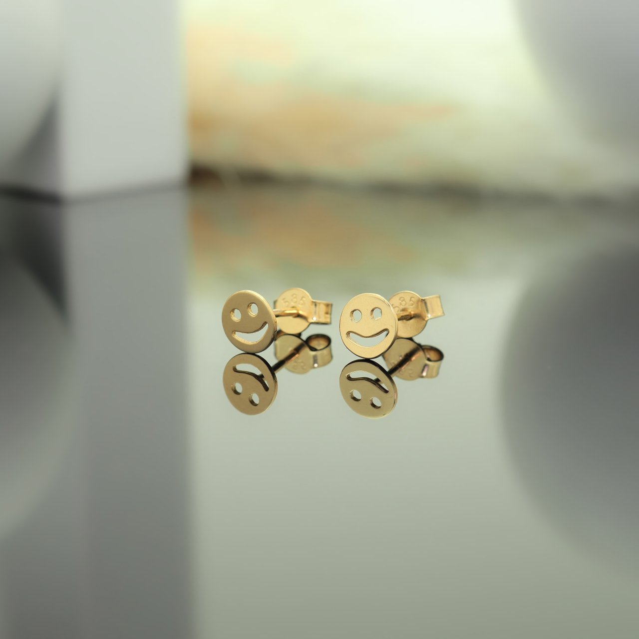 14 Ayar Altın Gülen Yüz Küpe