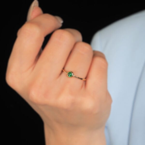 14 Ayar Altın Yeşil Taşlı Yüzük