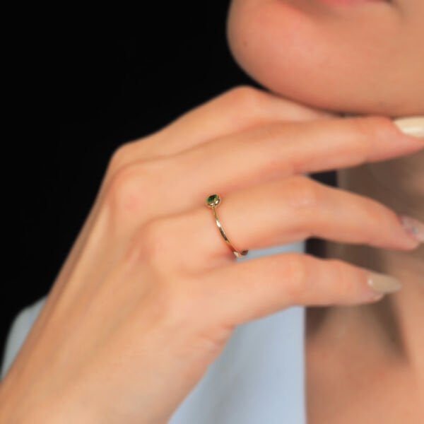 14 Ayar Altın Yeşil Taşlı Yüzük