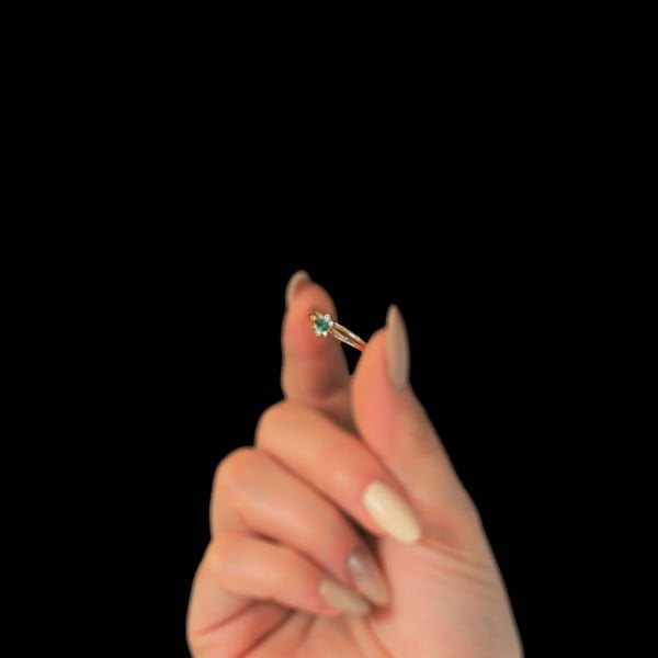 14 Ayar Altın Yeşil Taşlı Yüzük