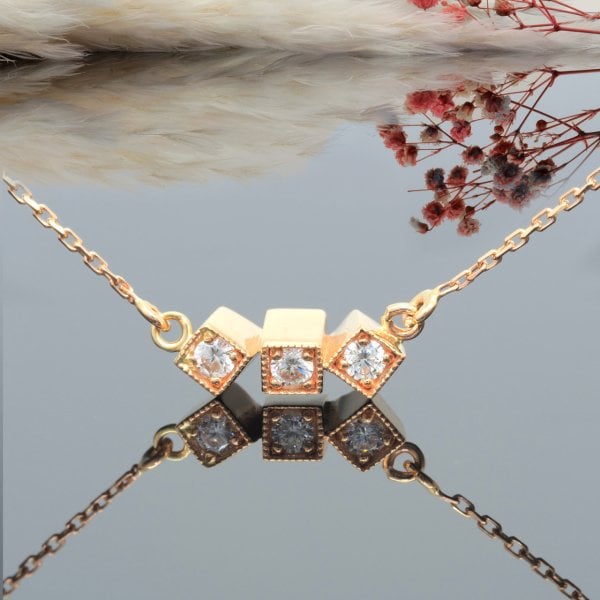 14 Ayar Altın Küp Geometrik Kolye