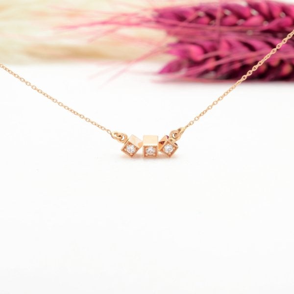 14 Ayar Altın Küp Geometrik Kolye