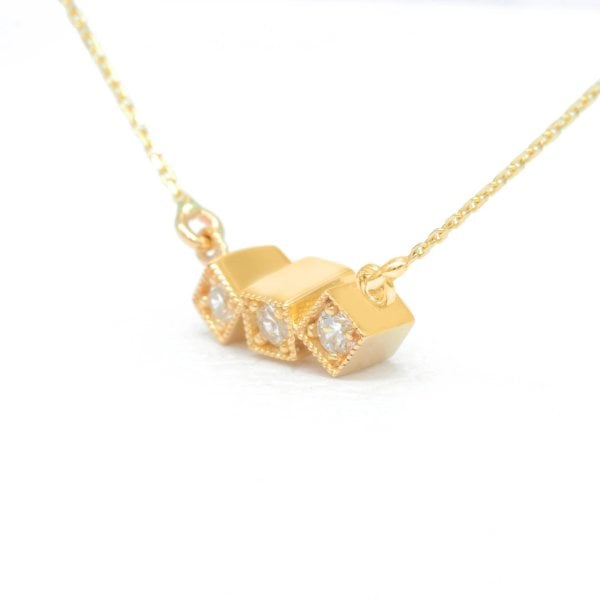 14 Ayar Altın Küp Geometrik Kolye