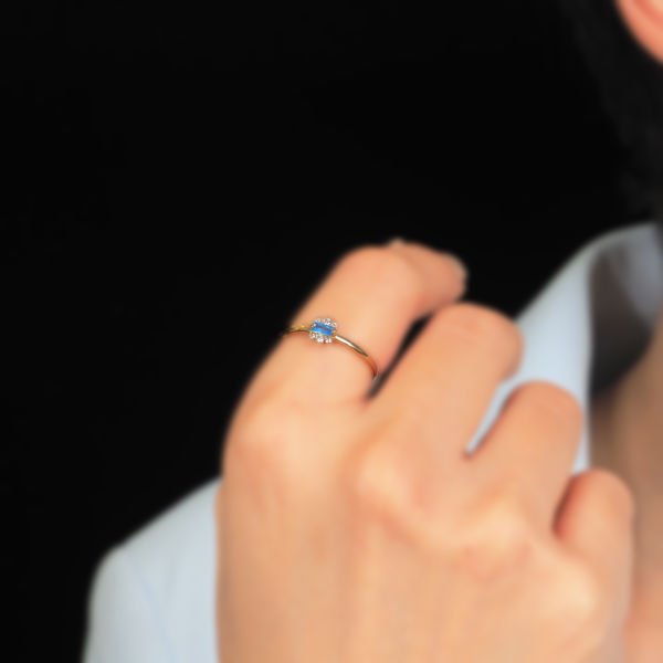 14 Ayar Altın Cam Göbeği Yüzük