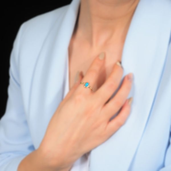 14 Ayar Altın Açık Mavi Oval Taşlı Yüzük