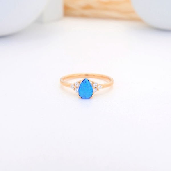 14 Ayar Altın Damla Taşlı Yüzük