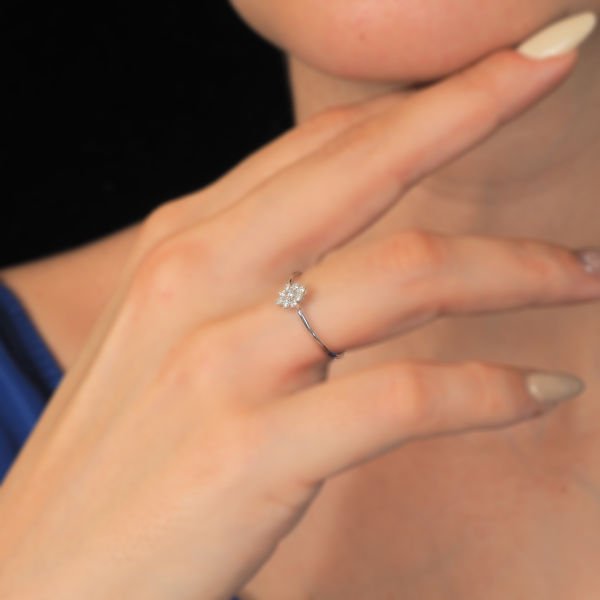 Pırlanta Çiçek Yüzük