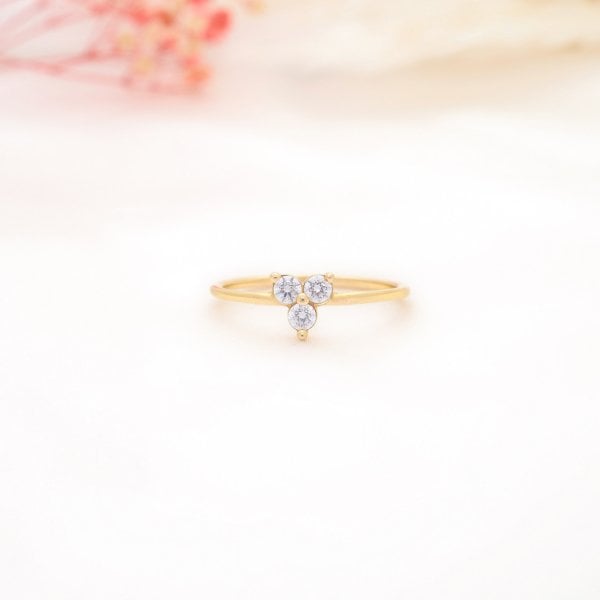 14 Ayar Altın 3 Taş Zarif Yüzük