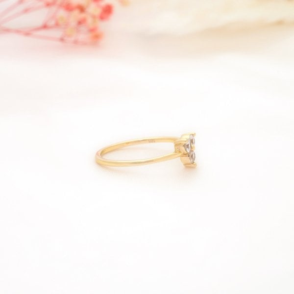 14 Ayar Altın 3 Taş Zarif Yüzük