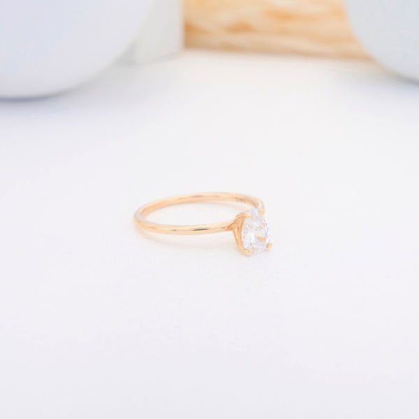 14 Ayar Altın Damla Tektaş Yüzük