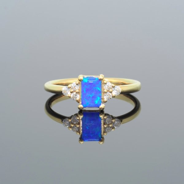 14 Ayar Altın Renkli Taşlı Yüzük