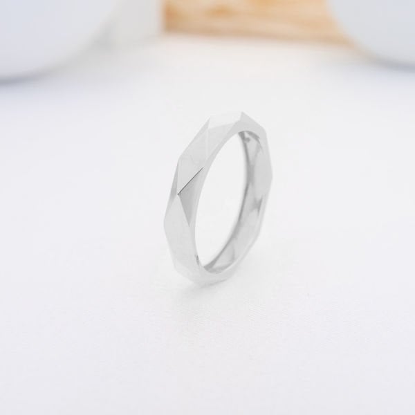 14 Ayar Altın Geometrik Zarif Yüzük