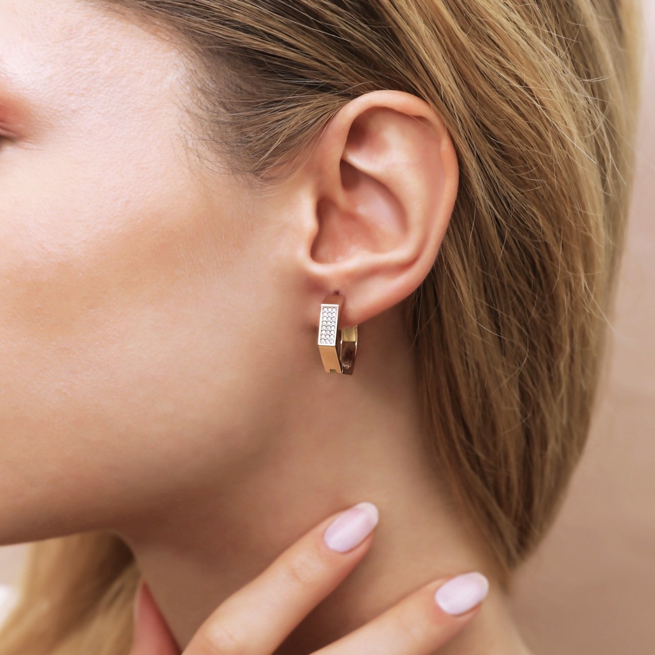 14 Ayar Altın 2 Sıra Taşlı Küpe