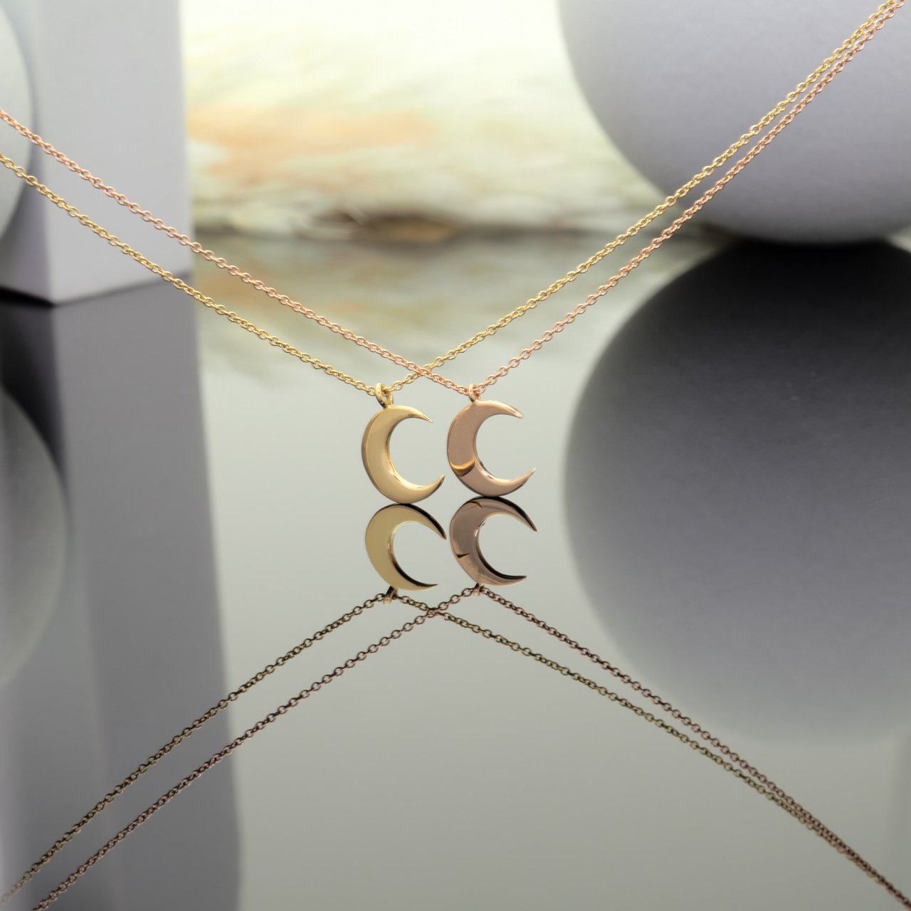 14 Ayar Altın Hilal Kolye