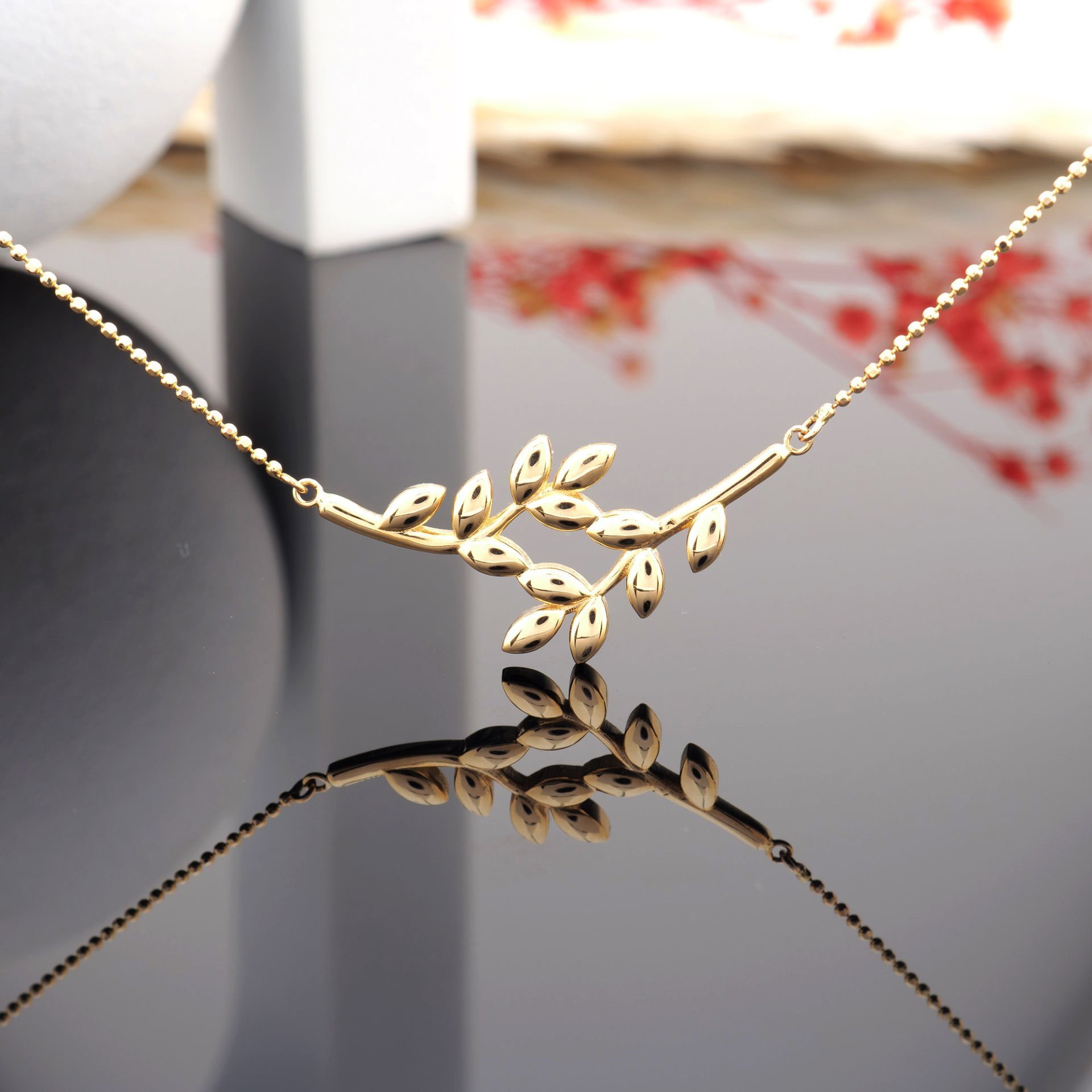 14 Ayar Altın Zeytin Dalı Kolye