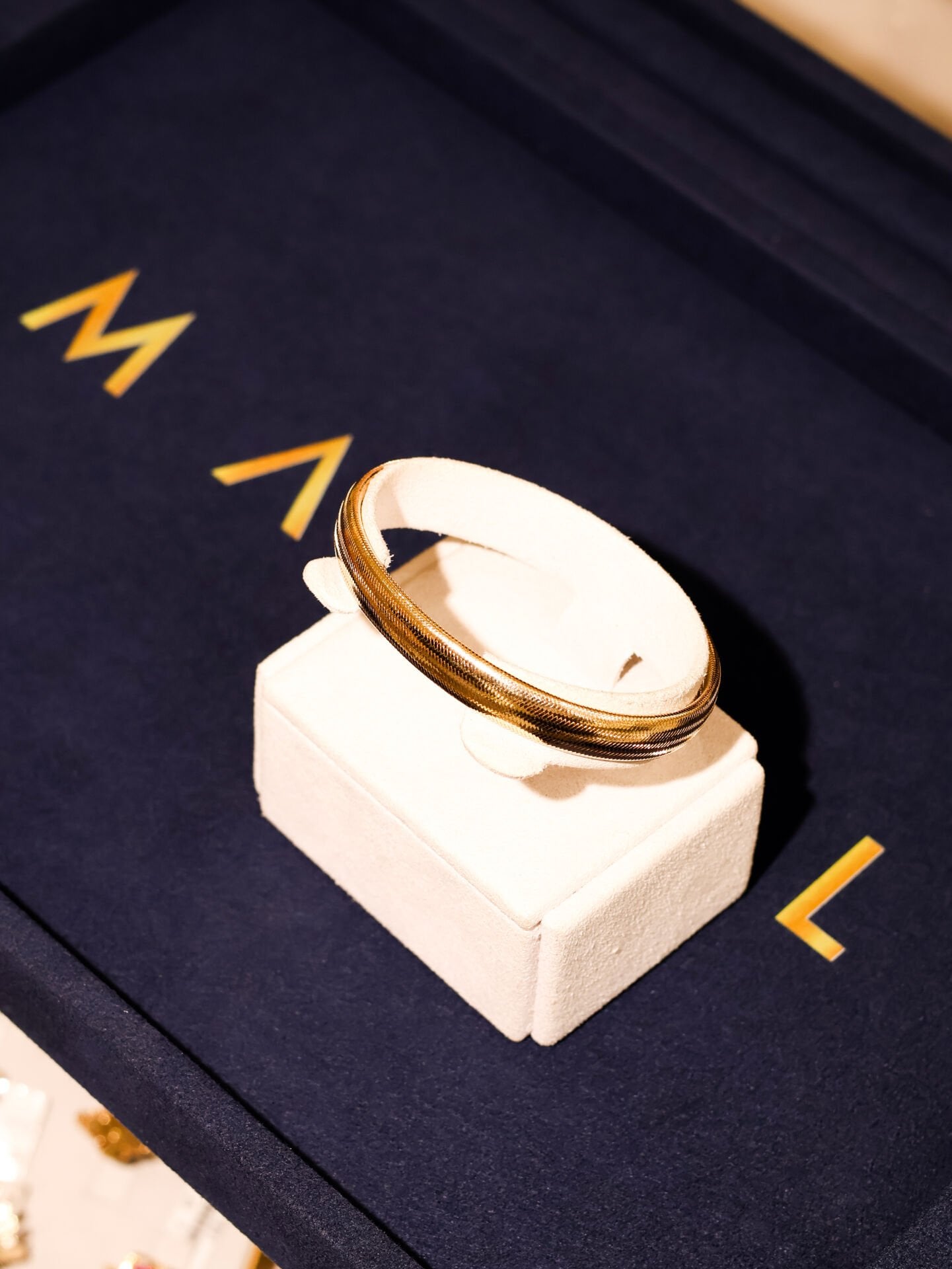 Geniş ve parlak yüzeyli 14 ayar altın İtalyan ezme bilezik