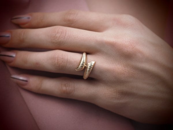 14 Ayar Altın Eşsiz Kruvasan Yüzük