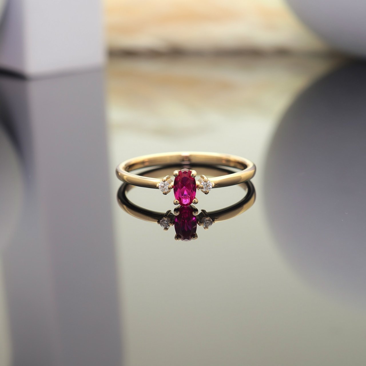 14 Ayar Altın Pembe Oval Taşlı Yüzük