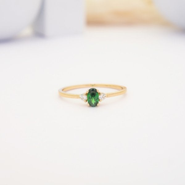 14 Ayar Altın Oval Taşlı Yüzük