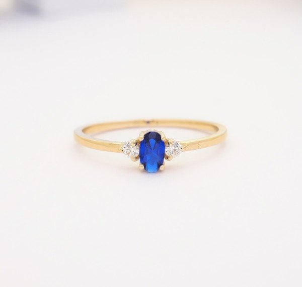 14 Ayar Altın Oval Taşlı Yüzük