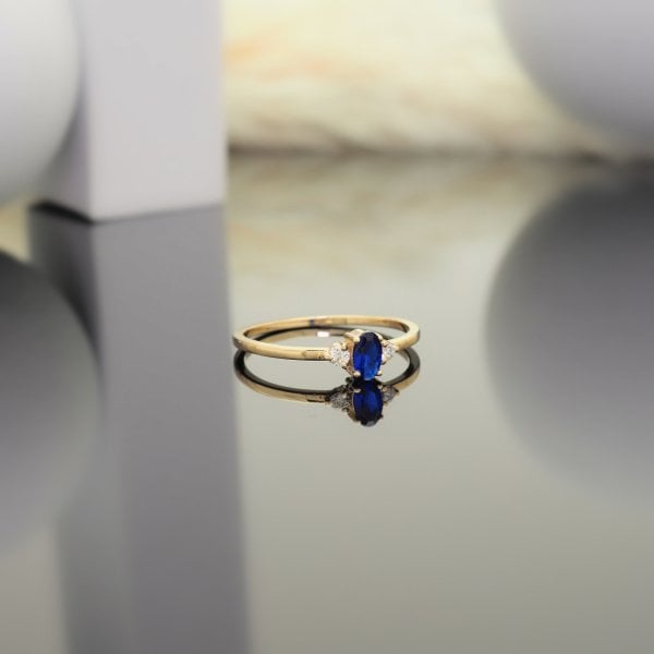 14 Ayar Altın Oval Taşlı Yüzük