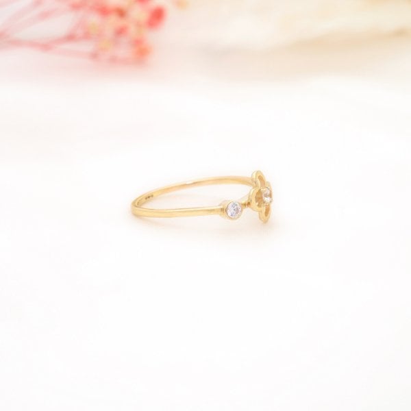 14 Ayar Altın Taşlı Yonca Yüzük