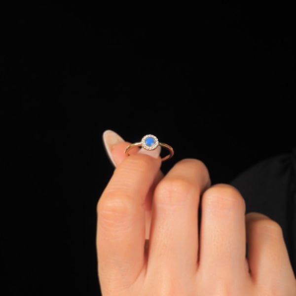14 Ayar Altın Yuvarlak Mavi Taşlı Yüzük