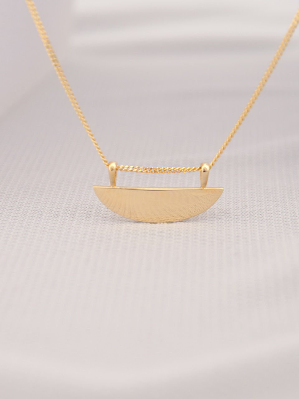 14 Ayar Altın Tasarım Kolye