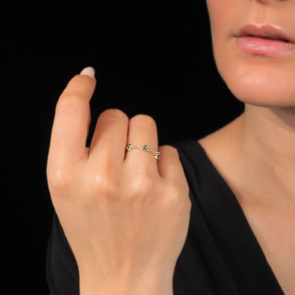 14 Ayar Altın Yeşil Baget Taşlı Yüzük