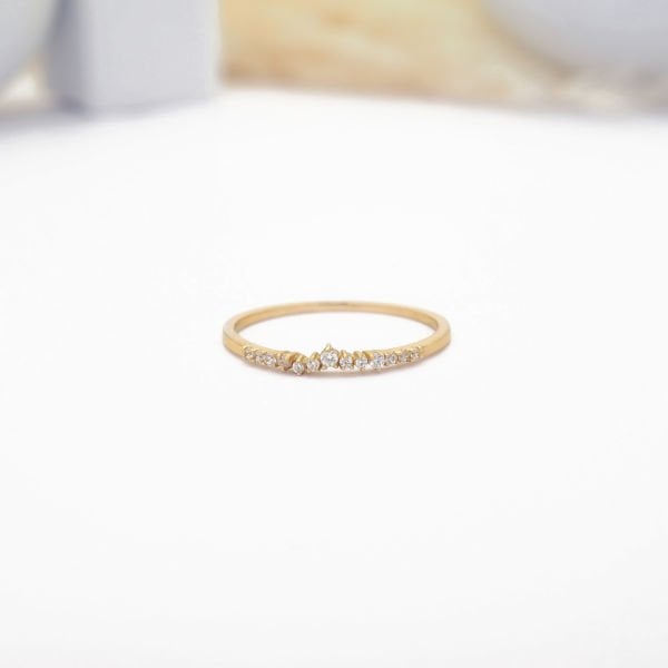 14 Ayar Altın Taşlı Zarif Yüzük