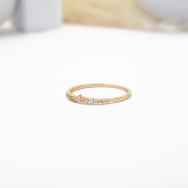 14 Ayar Altın Taşlı Zarif Yüzük