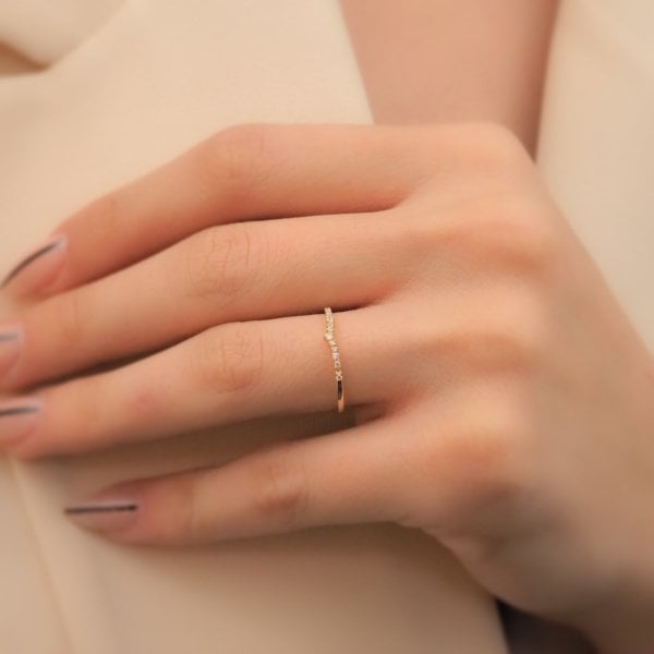 14 Ayar Altın Taşlı Zarif Yüzük