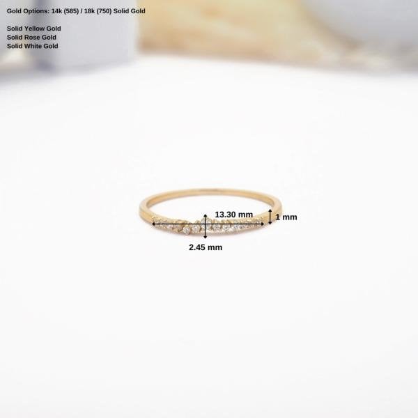 14 Ayar Altın Taşlı Zarif Yüzük