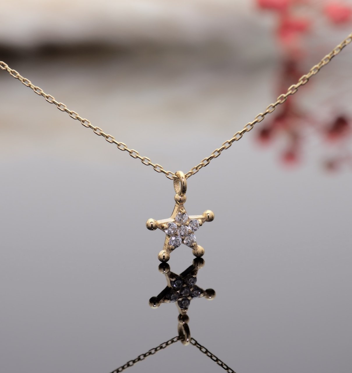 14 Ayar Altın Mini Yıldız Kolye