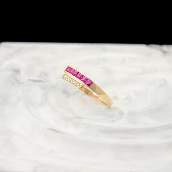 14 Ayar Altın Pembe Taşlı Yüzük