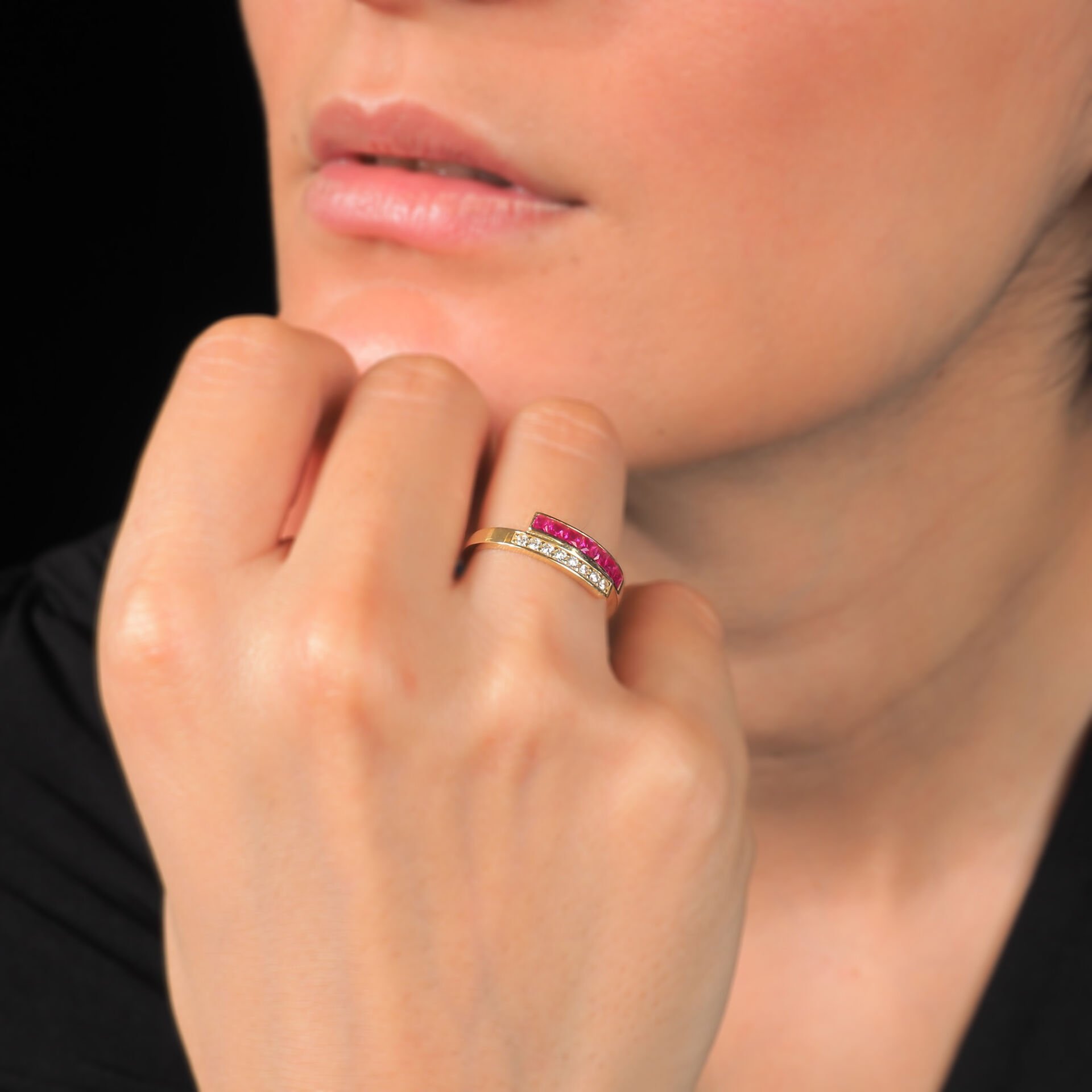 14 Ayar Altın Pembe Taşlı Yüzük