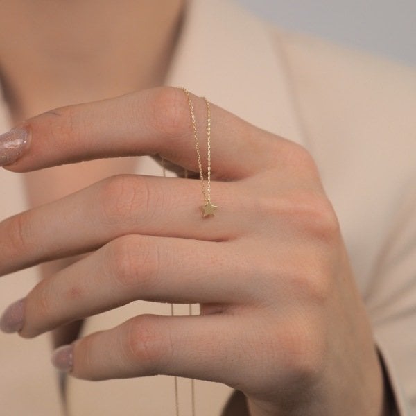 14 Ayar Altın Minik Yıldız Kolye