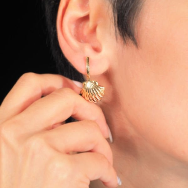 14 Ayar Altın Midye Sallantılı Küpe