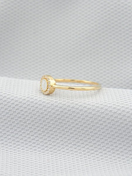 14 Ayar Altın Beyaz Taşlı Yüzük