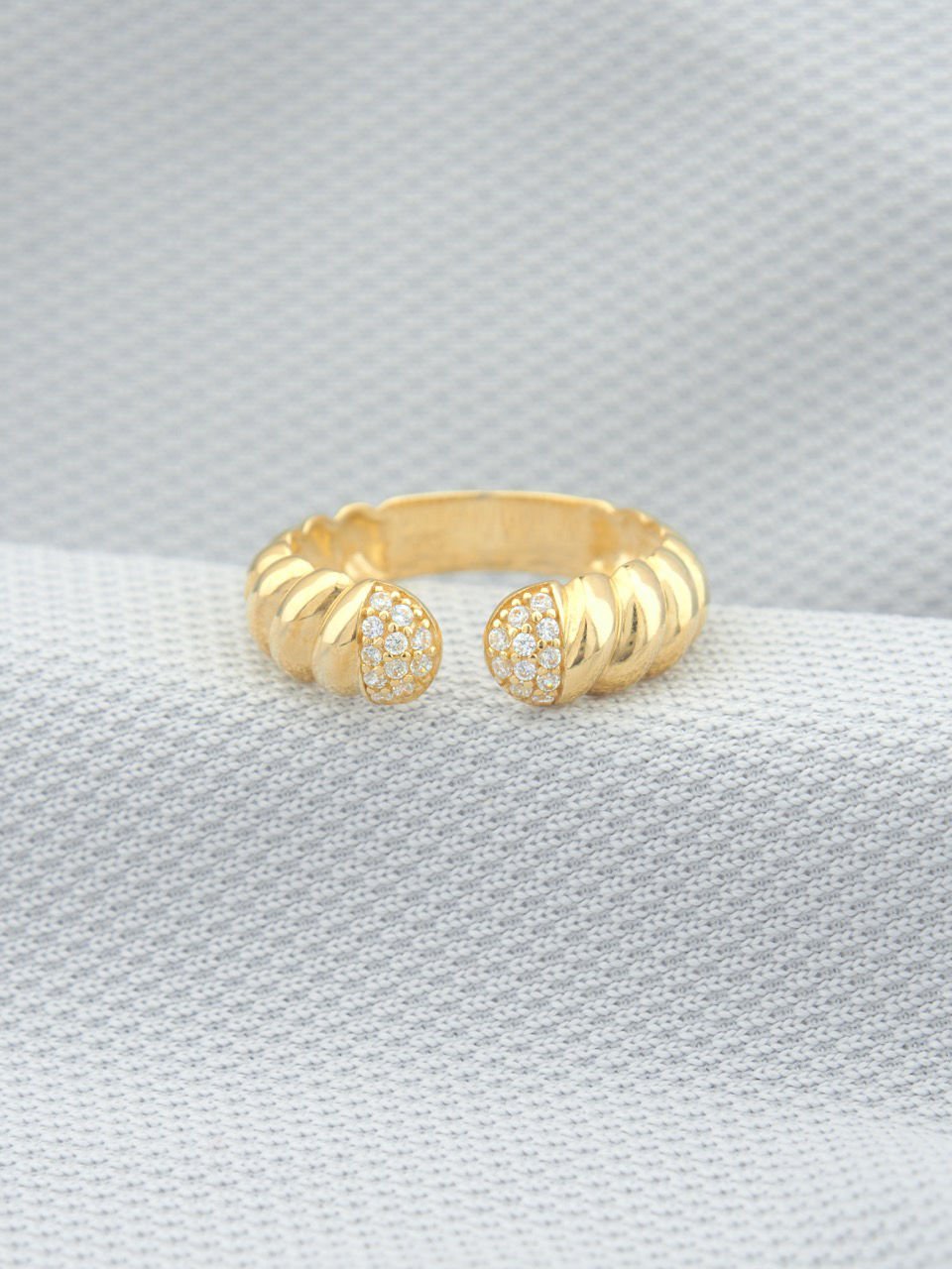 14 Ayar Altın Kruvasan Tasarım Taşlı Yüzük