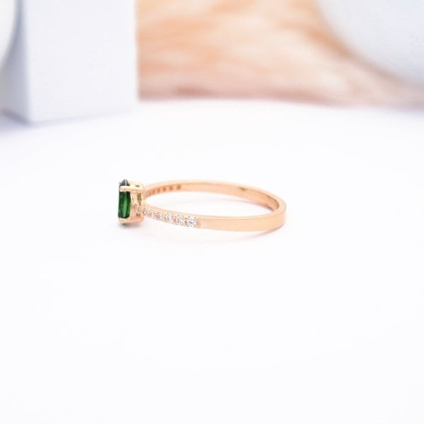 14 Ayar Altın Yeşil Taşlı Yüzük