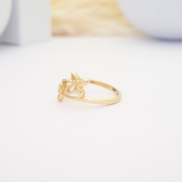 14 Ayar Altın Çiçek Yüzük