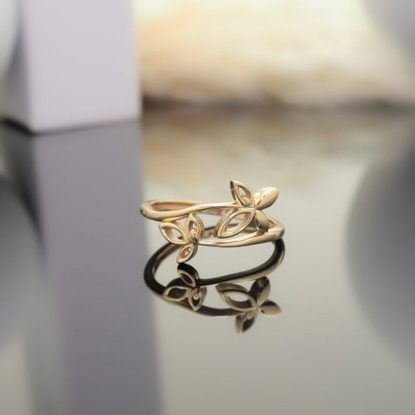 14 Ayar Altın Çiçek Yüzük