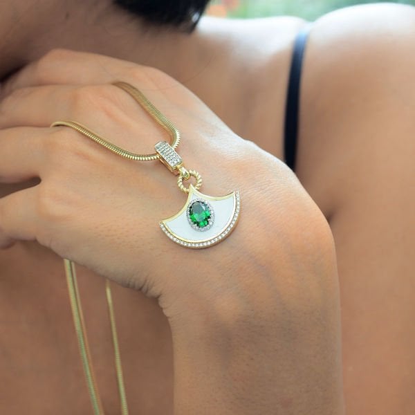 Beyaz Mineli Taşlı Charm Zincirsiz