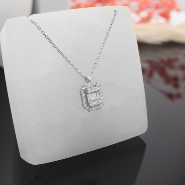 14 Ayar Altın Baget Kolye