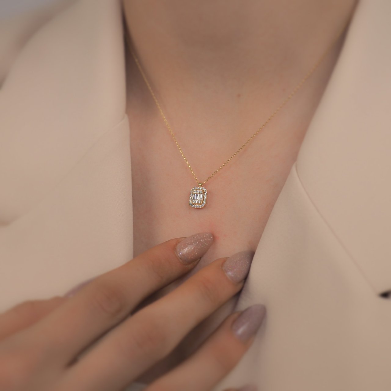 14 Ayar Altın Baget Kolye