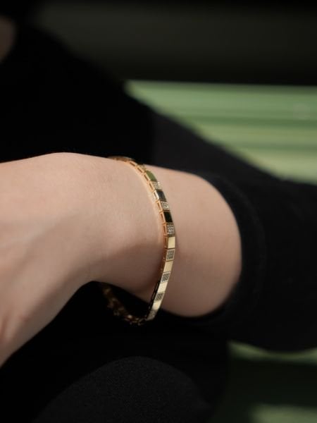 Taşlı Kare Kesim Bileklik